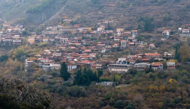 alona, Kıbrıs bir dağ köyü