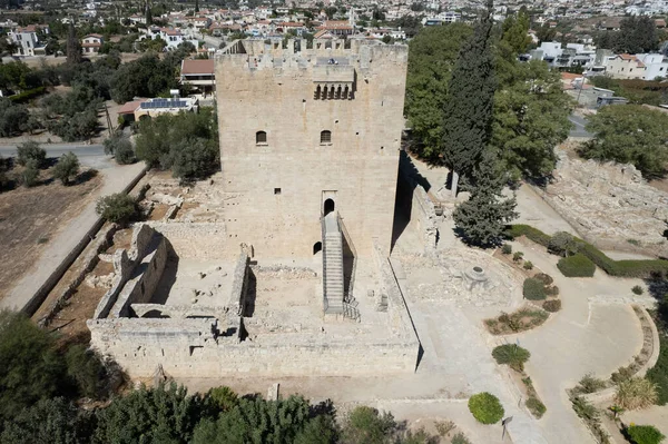 Vista aérea do drone de Kolossi castelo forte marco em Limassol. Chipre lugares antigos. — Fotografia de Stock