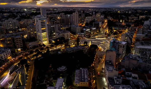 Снимок Воздушного Беспилотника Городского Пейзажа Никосии Закате Кипра Города Европы — стоковое фото