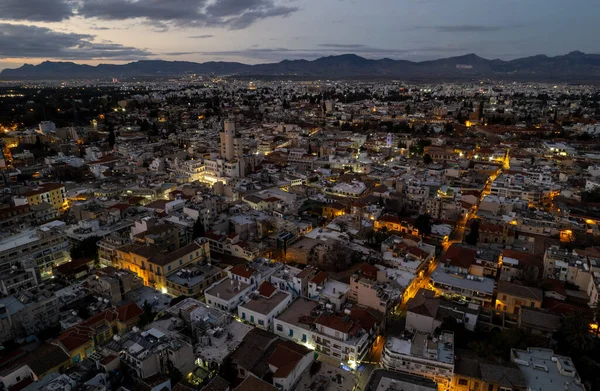 Flygdrönare Fotografera Stadsbilden Nicosia Cypern Vid Solnedgången Europeiska Städer — Stockfoto