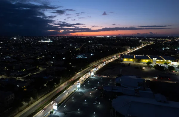 Luchtfoto drone van Nicosia in Cyprus bij zonsondergang. — Stockfoto