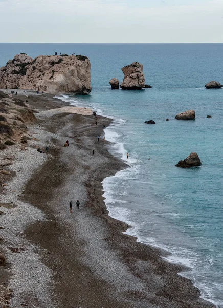 Zona costera de la Roca de Afrodita, Petra tou Romiou en el distrito de Paphos en Chipre — Foto de Stock
