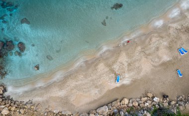 Kışın kumlu, kumlu, boş kumlu hava aracı manzarası