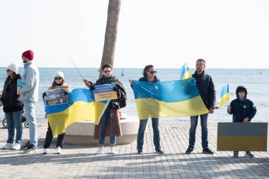 Rusya 'nın Kıbrıs' taki Paphos limanındaki Ukrayna işgaline karşı protesto.