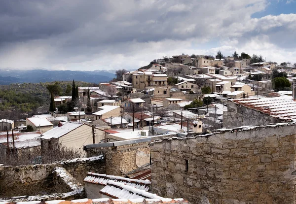 塞浦路斯Troodos山区传统的Lofou山村，冬季. — 图库照片
