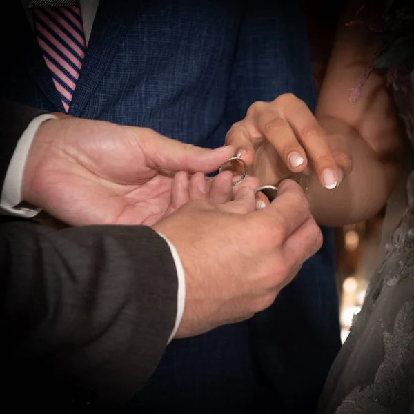 Wedding Rings Hands Groom Bride Wedding Orthodox Marriage Engagement — Stock Photo, Image