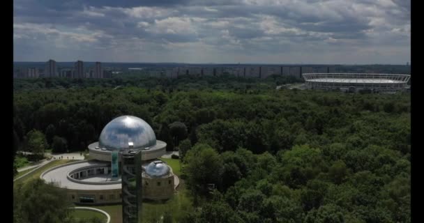 Wideo Lotnicze Dronów Katowic Parku Śląskiego Planetarium Stadionem Śląskim — Wideo stockowe