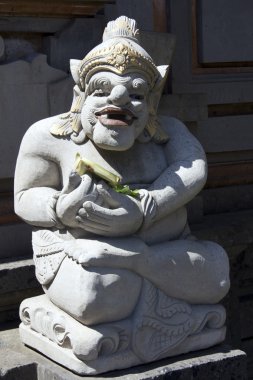 Bali dili taş heykel