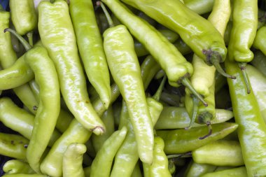 piyasa ahır üzerinde yeşil biber