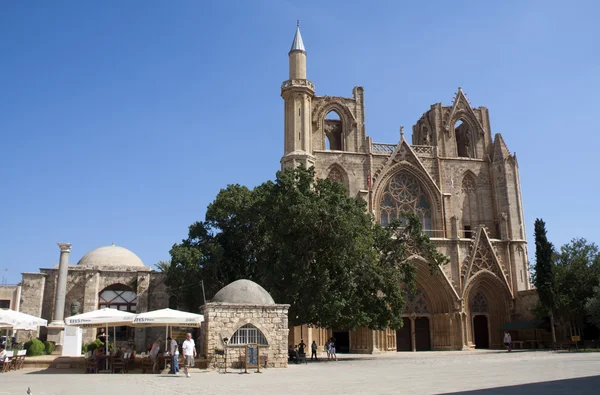 Lala mustafa pasa moskén (tidigare st nicholas domkyrkan), famagusta, norra Cypern — Stockfoto