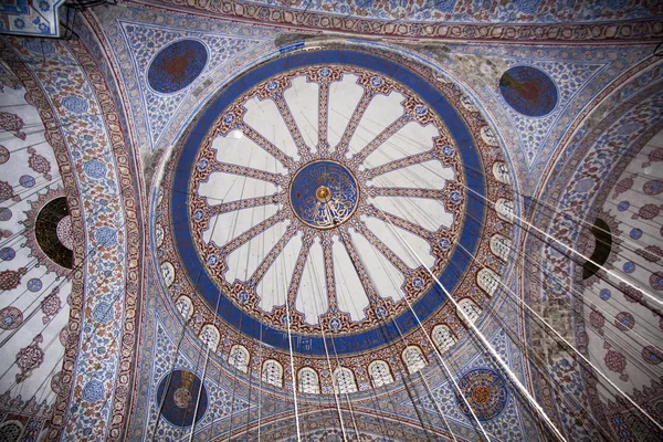 Soffitto nella Moschea Blu (Sultan Ahmed), Istanbul, Turchia — Foto Stock