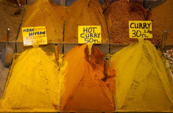 Spices in the SPice Bazaar, Istanbul, Turkey. — Stock Photo, Image