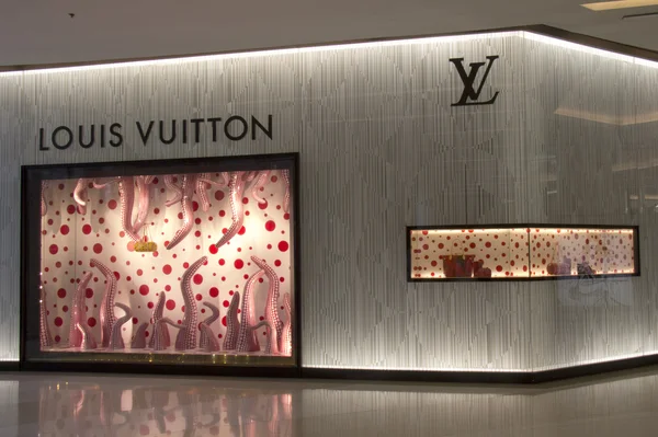 Бангкок, Таиланд - 11 октября: Louis Vuitton store in Siam Parago Лицензионные Стоковые Фото