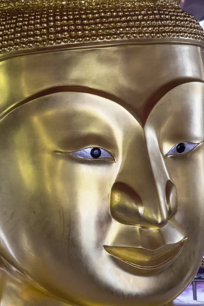 Gyllene buddha bild — Stockfoto