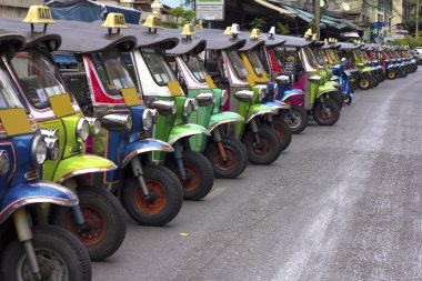 Tuk tuks