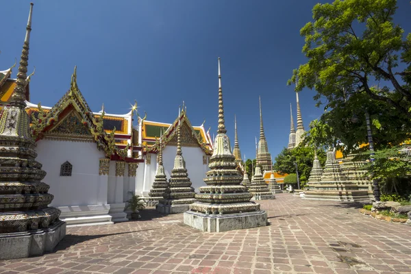 Stupas in wat po — Stockfoto