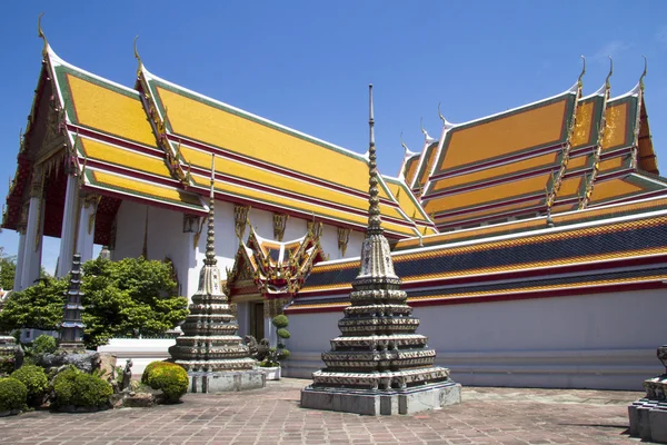 Stupas and roof detail, Wat Po — Stock Photo, Image