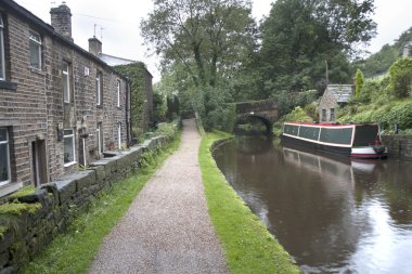 MAVNA ve towpath
