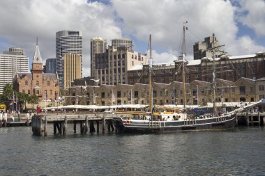 Sydney, Avustralya-Nisan 4: bir tekne palamarla Soka taşlara