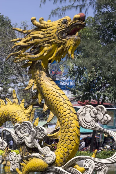 Fontana della testa di drago — Foto Stock