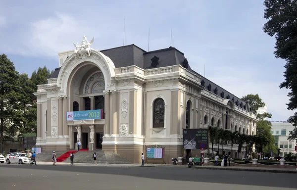 HO CHI MINH CITY, VIETNAM-NOV 3RD: The Opera House on November 3r — стоковое фото