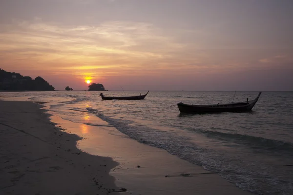 Sonnenuntergang am Strand von Nai Yang — Stockfoto