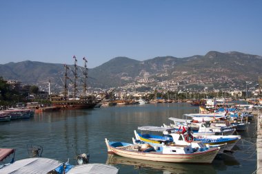 alanya limanından tekne