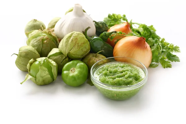 Tomatillo のサルサの verde の原料 — ストック写真