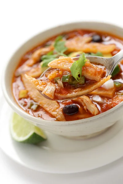 Sopa de tortilla, cozinha mexicana — Fotografia de Stock