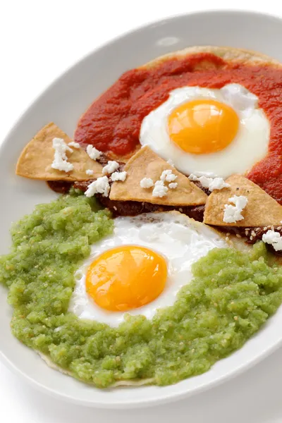 Huevos divorciados, pequeno-almoço mexicano — Fotografia de Stock