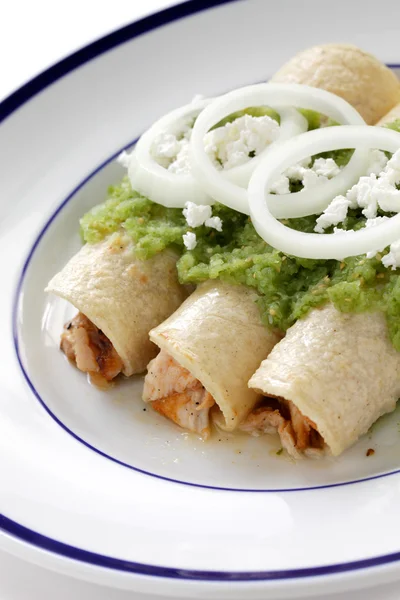 Verde enchiladas kurczaka — Zdjęcie stockowe