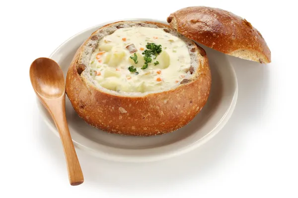 Clam chowder in sourdough bread bowl — Stock Image Clam chowder in sourdough bread bowl Stock Image