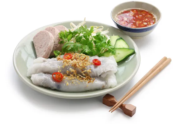 Banh cuon, vietnamesische gedämpfte Reisnudelrolle — Stockfoto