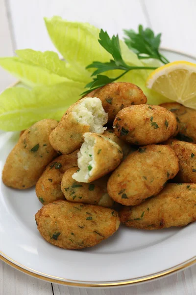 Morue salée (bacalhau, bacalao) beignets, croquettes — Photo