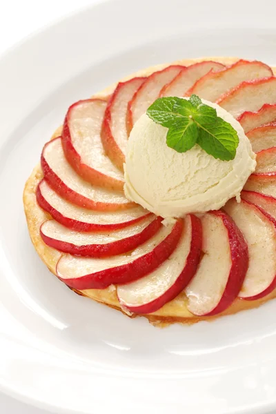 French apple tart, flat apple pie with ice cream — Stock Photo, Image