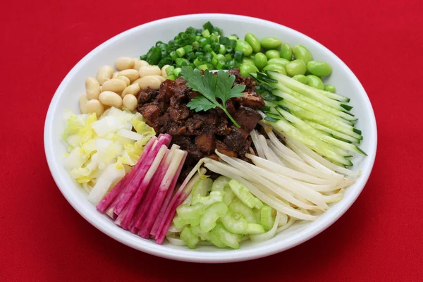 Zha jiang mian(Beijing style), chinese noodle cuisine — Stock Photo, Image