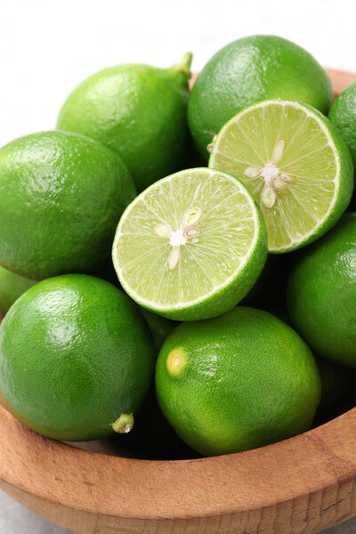 Свежие лаймы
