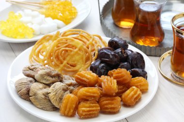 İran çay ve tatlılar