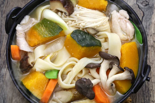 Hoto Ιαπωνικά Udon Noodles Καυτή Κατσαρόλα Κολοκύθια Και Λαχανικά — Φωτογραφία Αρχείου