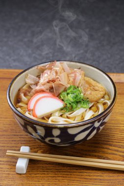Kishimen, düz udon eriştesi, Japon nagoya yemeği.