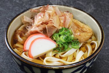 Kishimen, düz udon eriştesi, Japon nagoya yemeği.