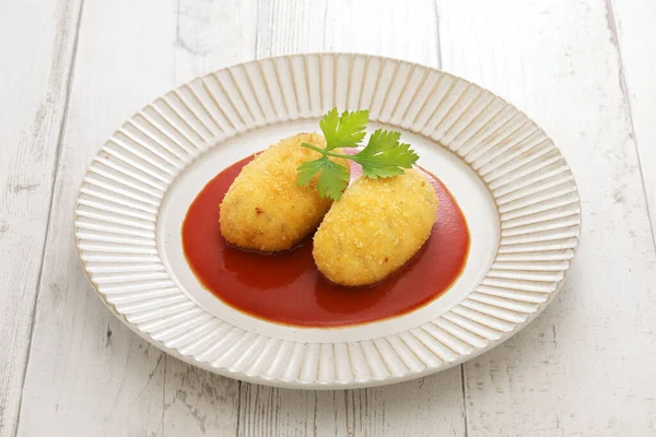 Japanese creamy croquettes that contents are crab meat and bechamel sauce. — Stock Photo, Image