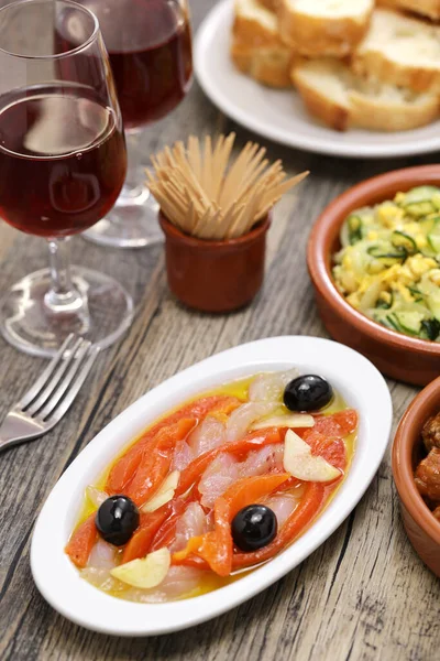 Esgarrat Una Ensalada Fría Bacalao Salado Pimentón Parrilla Cocina Española —  Fotos de Stock