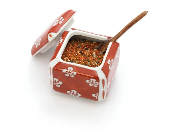 吐司沙司是一种对日本料理必不可少的芳香香料 辣椒干辣椒和其他调味品的混合物 — 图库照片