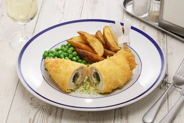 Frango Kiev Cozinha Tradicional Ucraniana Peito Frango Recheado Com Manteiga — Fotografia de Stock