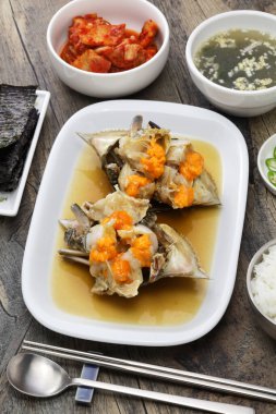 Ganjang gejang (baharatlı soya sosunda marine edilmiş çiğ gazami yengeçleri), Kore yemeği