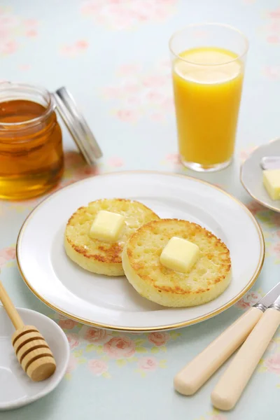 Toasted Homemade Crumpets Butter English Breakfast — Stock fotografie