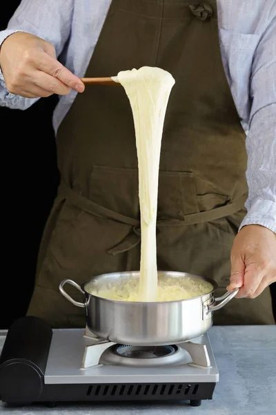 Pommes Aligot Блюдо Stretchy Смешанное Сыром Tomme Felche Aubrac Картофелем — стоковое фото
