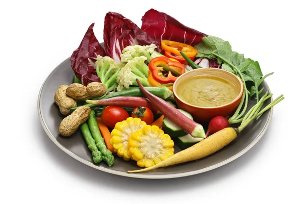 蔬菜沙拉和面包圈 大蒜和蘸菜的凤尾鱼酱汁 — 图库照片
