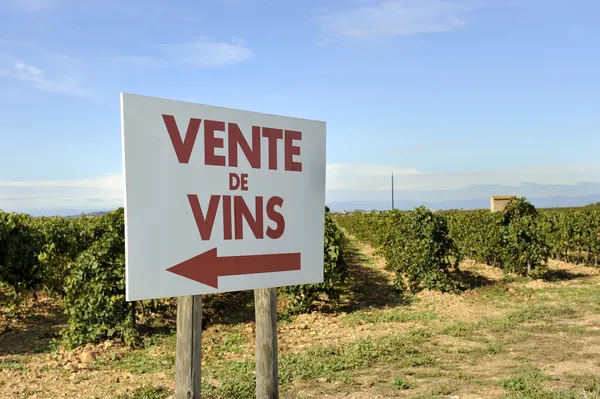 Assine com texto: venda de vinho — Fotografia de Stock